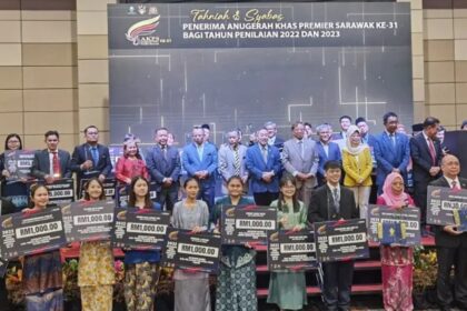 Sarawak Peruntuk RM15 Juta Untuk Komputer Riba Percuma Pelajar