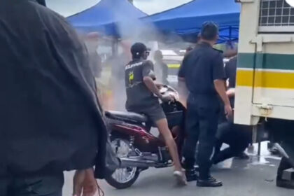 Tular Stadium Di Kuching, Anggota Penguatkuasa Dilanggar Dan Nyaris Disimbah Air Panas