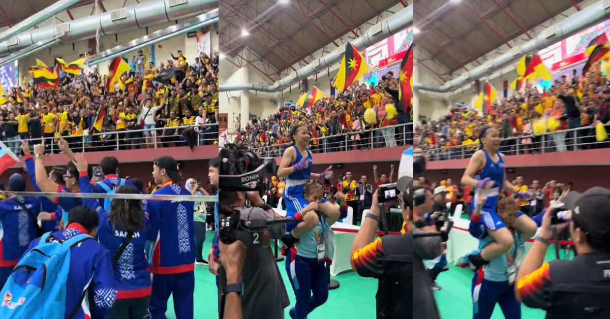 Tular Penyokong Sarawak Turut Sorak Untuk Sabah Menang Pingat Emas Dalam Acara Tinju