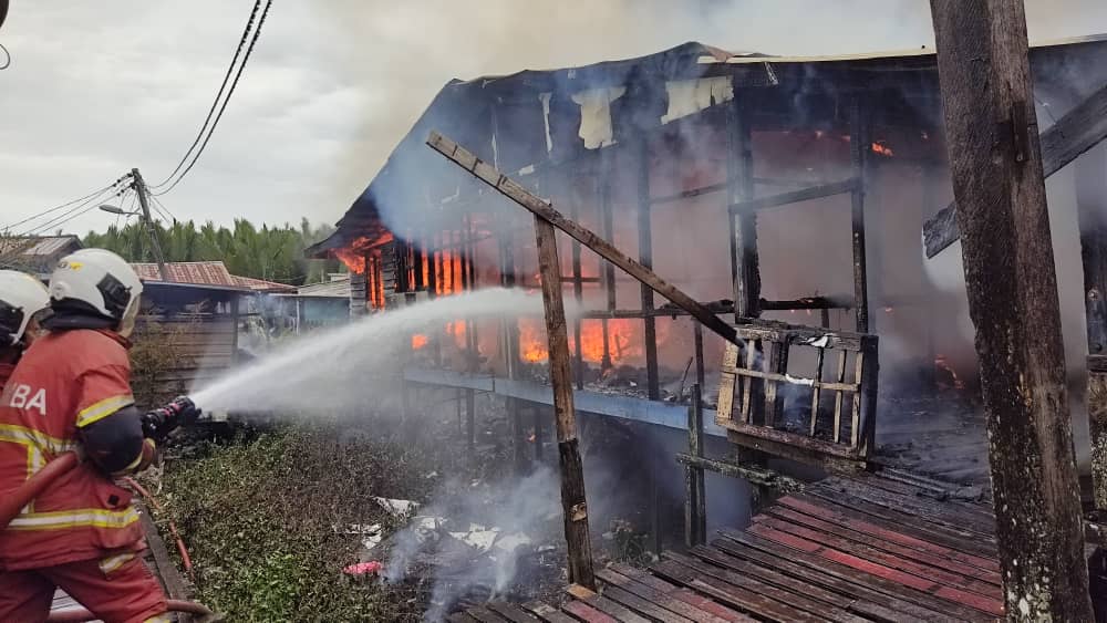 Rumah Sewa 6 Pintu Musnah Dalam Kebakaran Di Kampung Tabuan Cemerlang