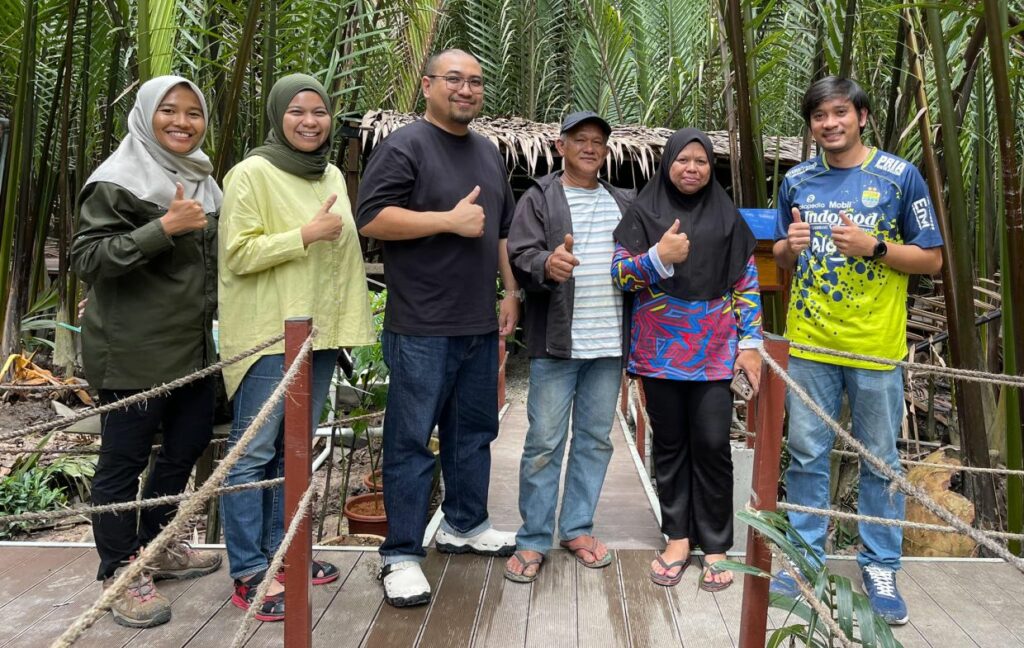 Nekad Berhenti Kerja, Bekas Cef Kini Bangga Bawa Gula Apong Sarawak Ke Mata Dunia
