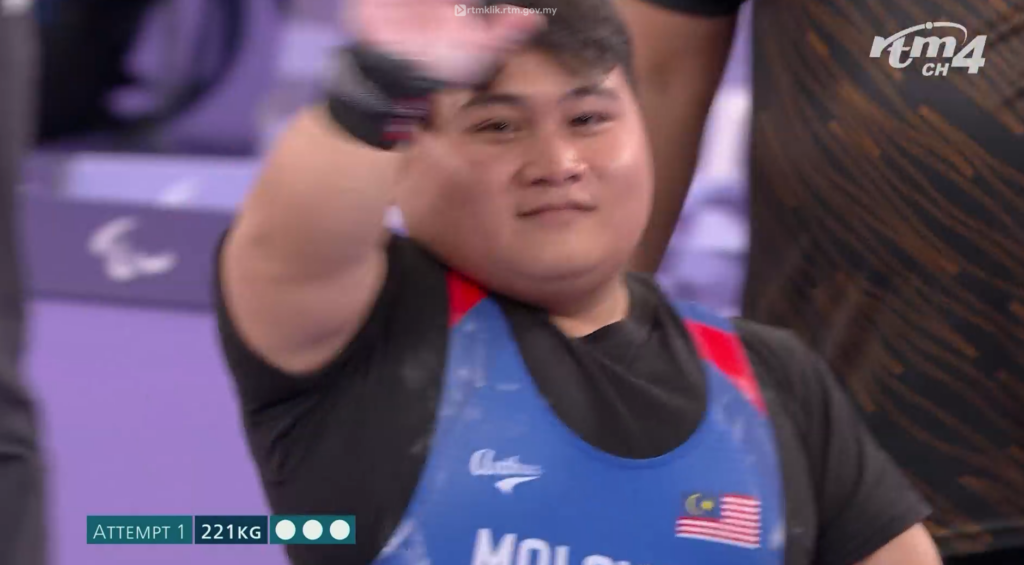 Pecah Rekod Dunia, Bonnie Bunyau Berjaya Rangkul Emas Kedua Paralimpik Untuk Malaysia