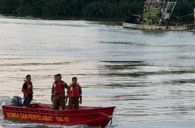 Bot Karam Ketika Latihan Regata Sarawak, 5 Peserta Dikhuatiri Lemas Di Sungai Sarawak