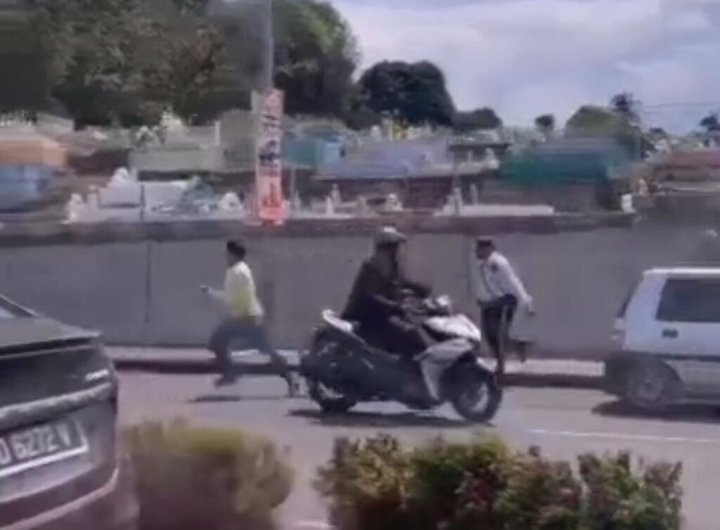 Tular Aksi Kejar-Kejar Di Roadblock Tawau, Gelagatnya Bikin Netizen Terhibur