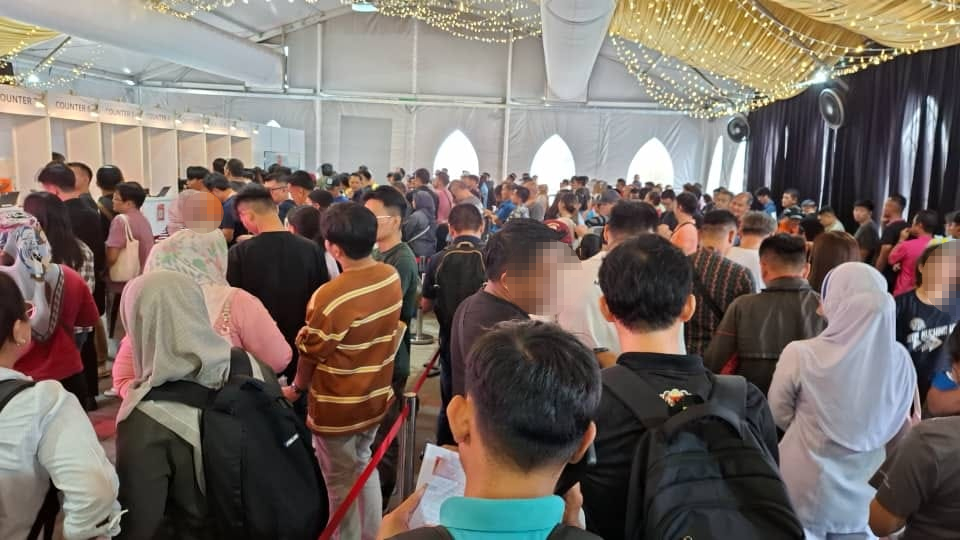 Terpaksa Tunggu Berjam, Peserta Luah Proses Pengambilan Kit Maraton Di Kuching Kurang Efisien
