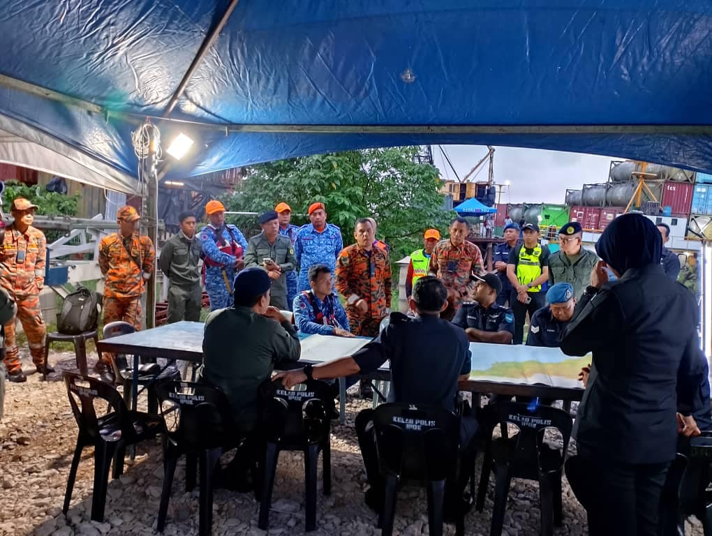 Operasi SAR Mencari 5 Mangsa Bot Karam Di Sungai Sarawak Gigih Diteruskan