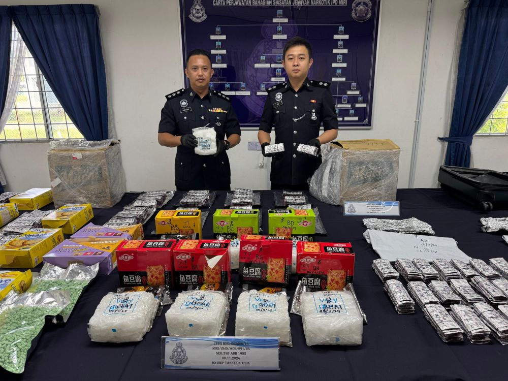 Dua Lelaki Warga Tempatan Ditahan, Seludup Dadah Lebih 21 Kg Di Lapangan Terbang Miri