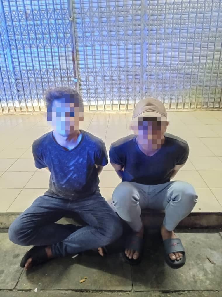 Berkelakuan Curiga Di Berkelakuan Mencurigakan Di Kawasan Sebuah Universiti, Dua Lelaki Dicekup Polis Di SamarahanKawasan Sebuah Universiti, Dua Lelaki Dicekup Polis Di Samarahan