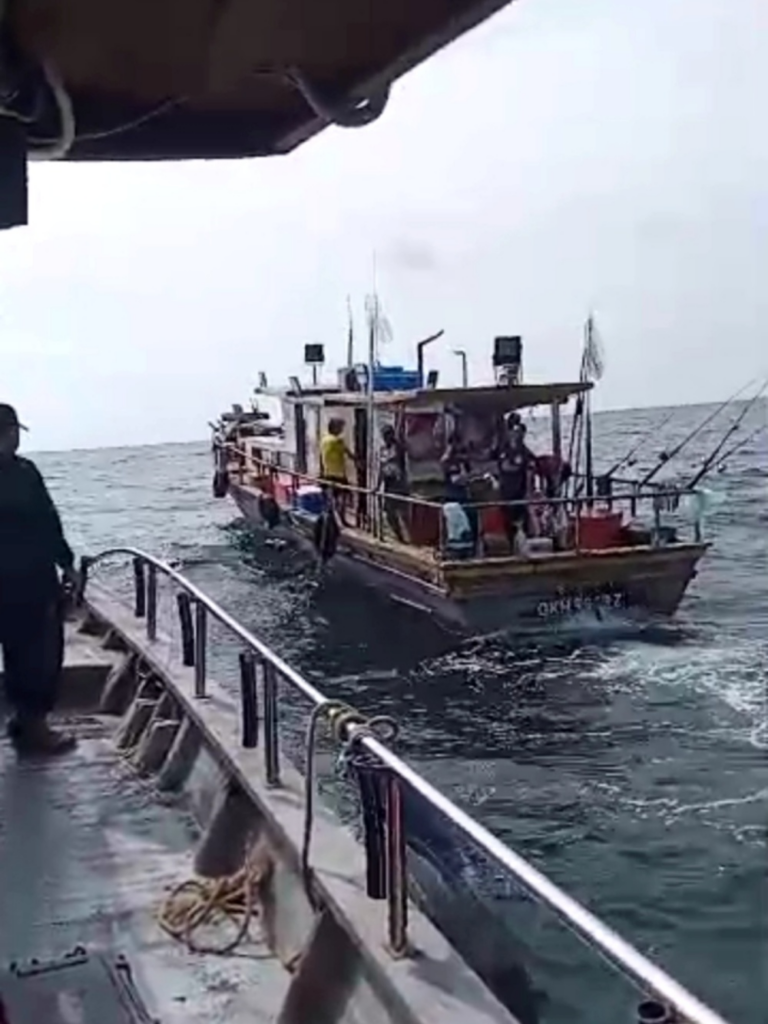 Lapan Penumpang Bot Hilang Selamat Tiba Di Jeti Kampung Samariang Batu