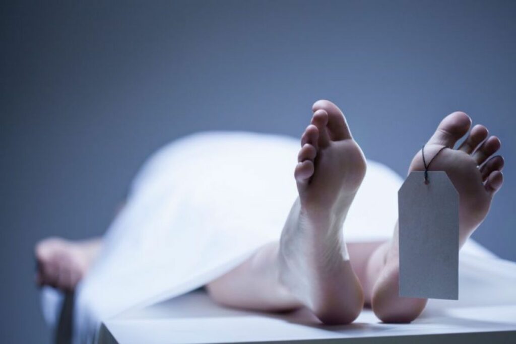 Lelaki Di Sibu Nekad Kelar Leher Sendiri Selepas Teman Wanita Minta Putus