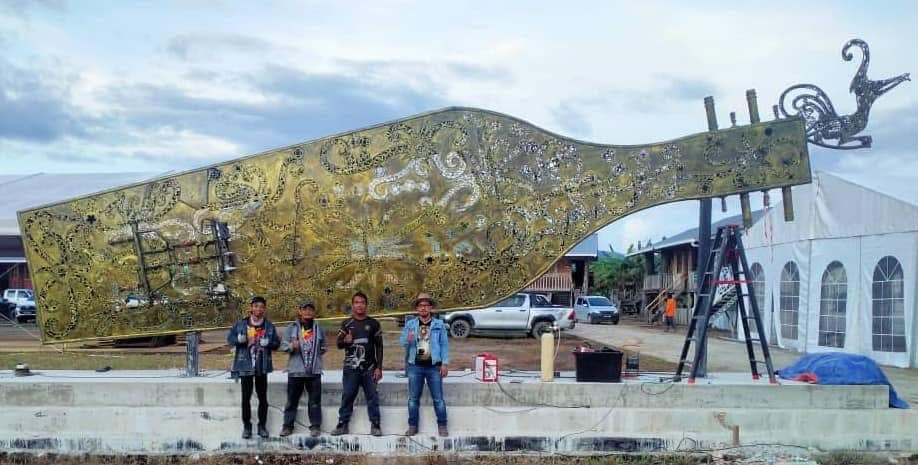 Replika Sape Terbesar Kini Berdiri Gah Di Sungai Asap, Murum Sarawak
