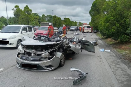 Kenderaan Bersepai, Kemalangan Ngeri Akibatkan 4 Maut Di Jalan Airport Kuching