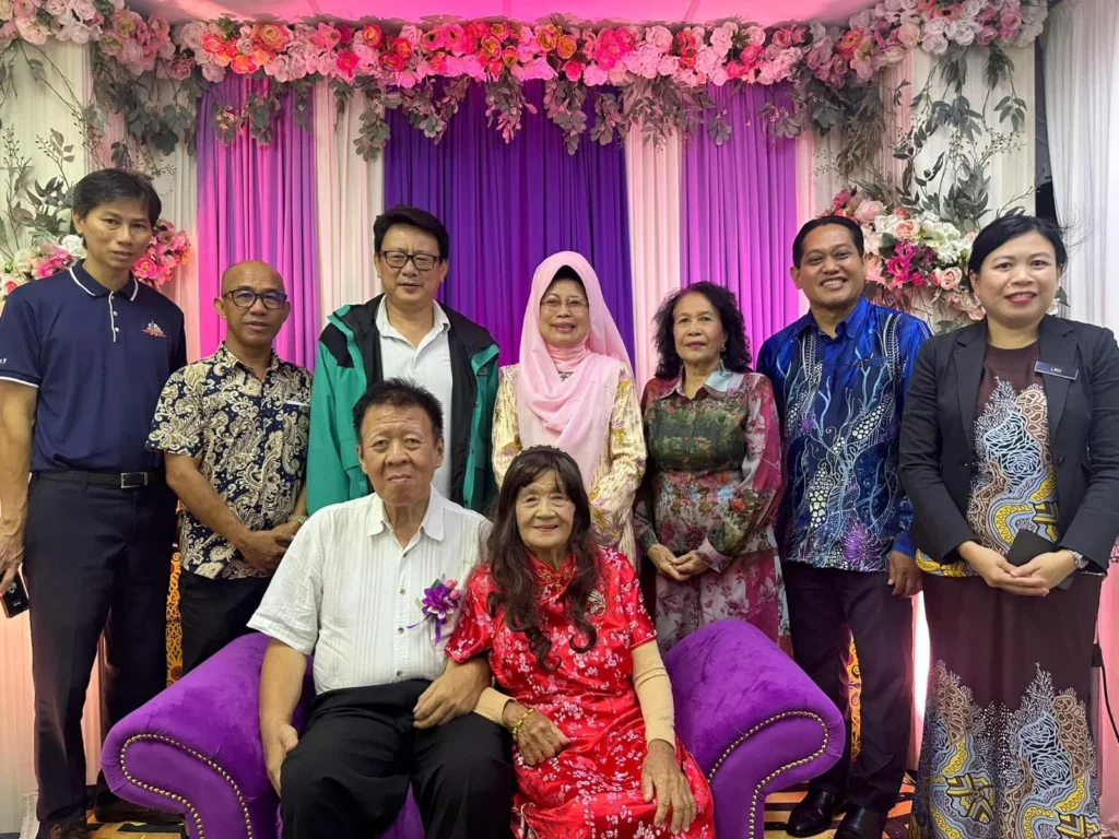 Richard dan Molly, Pasangan Warga Emas Pertama Berkahwin Di Rumah Seri Kenangan Kuching