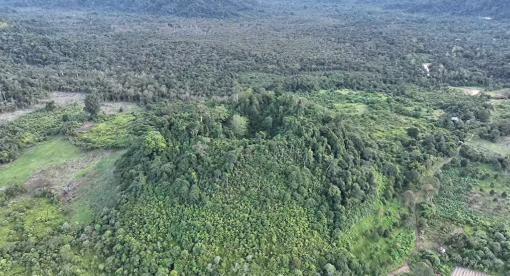 Kawah Gunung Berapi Tersembunyi Di Sarawak Yang Ramai Tak Tahu