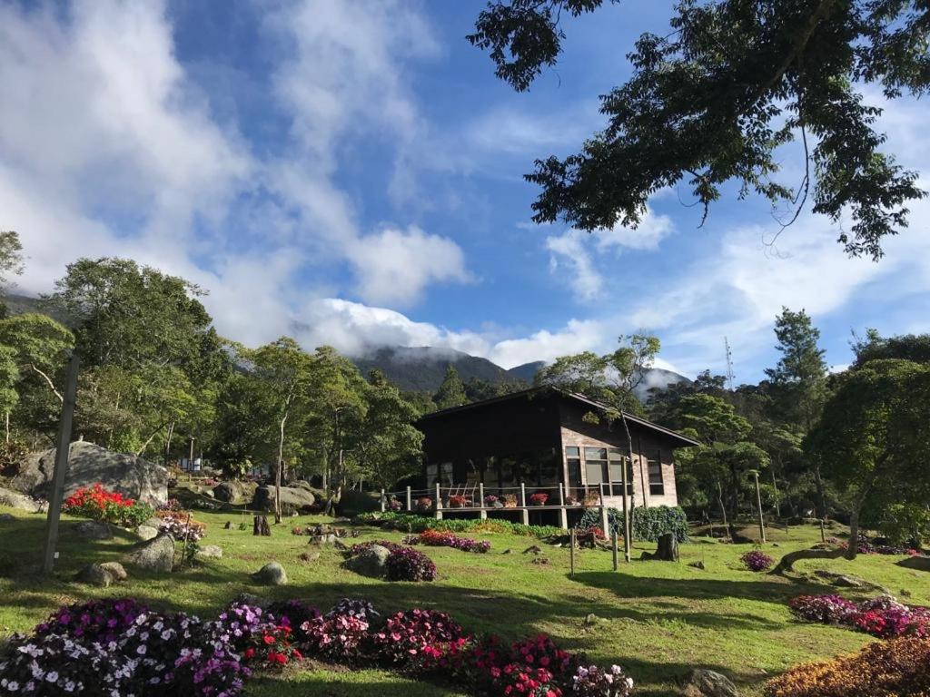 Vila Mewah Dalam Taman Bunga Dengan View Gunung Kinabalu, Macam Dekat New Zealand