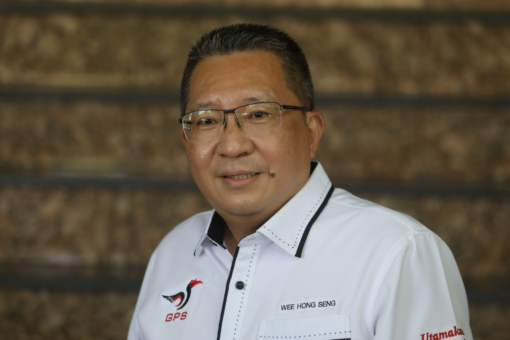 Ini Penjelasan Kenapa Ikon Kucing Putih Di Padungan Pakai Baju CNY Awal