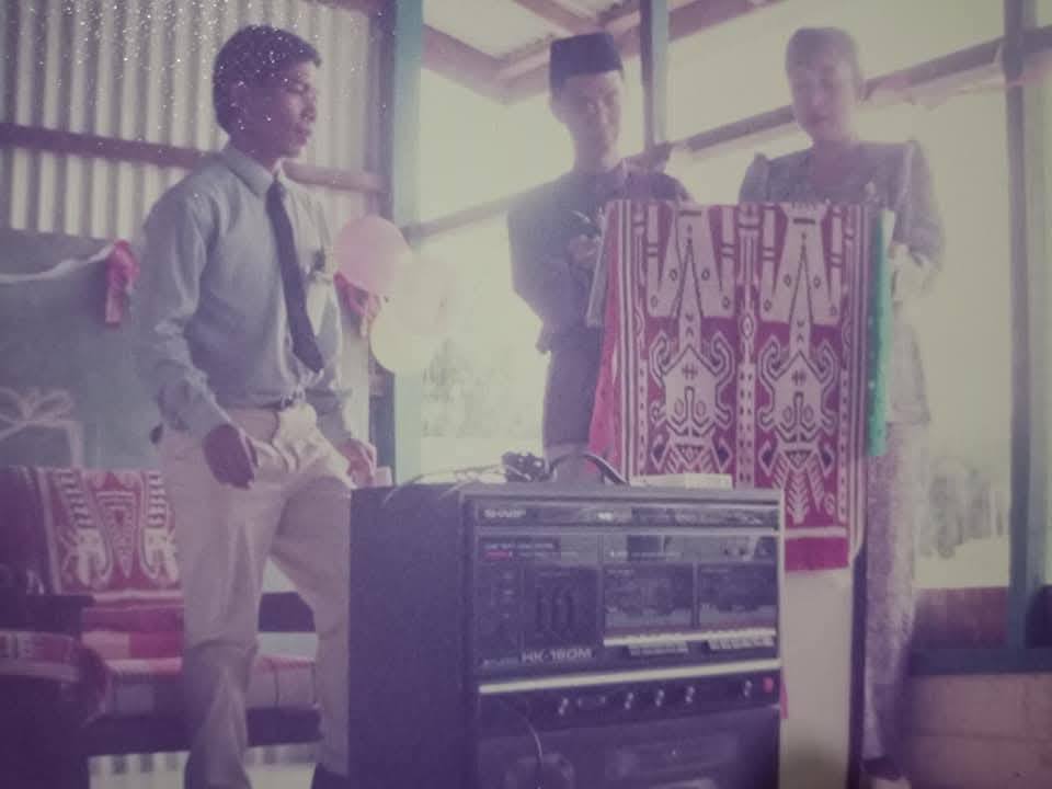 Cikgu Emmet Kongsi Kenangan Manis Posting Di Pedalaman, Renungan Buat Generasi Guru Baru