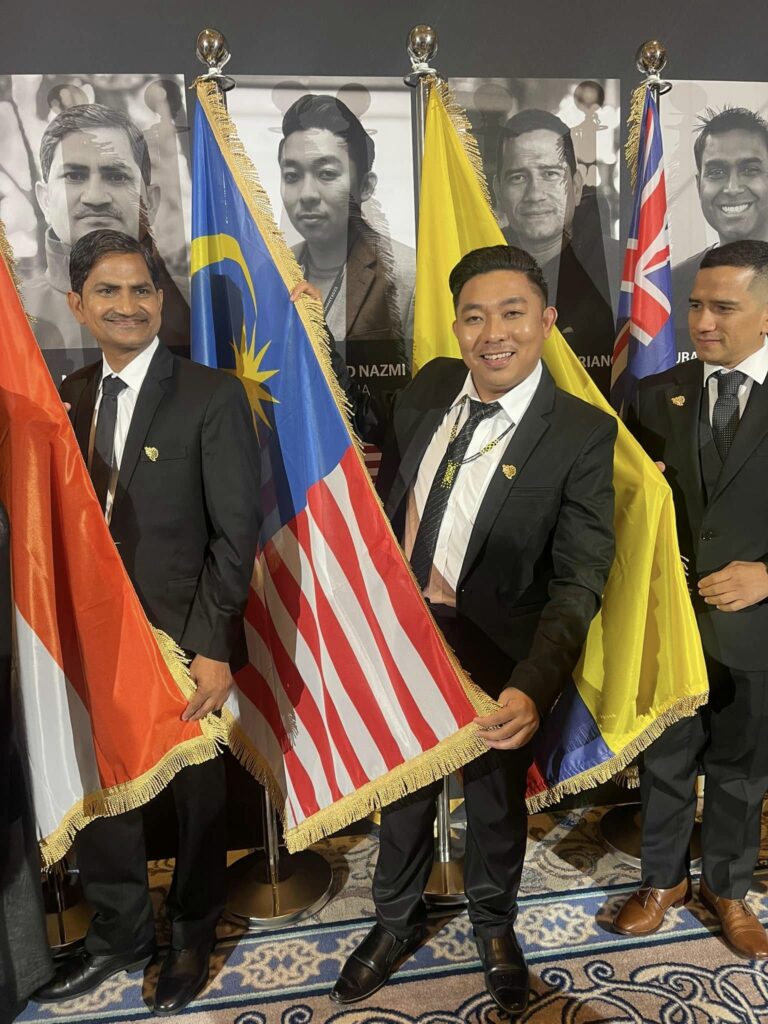 Dari Long Sebangang ke Dubai, Kisah Kecekalan Dari Cikgu Nazmi Buat Netizen Tersentuh