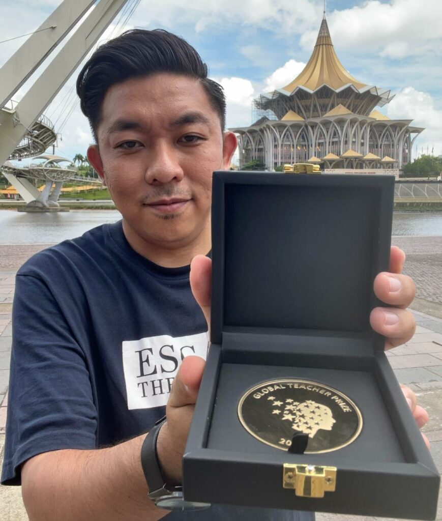 Dari Long Sebangang ke Dubai, Kisah Kecekalan Dari Cikgu Nazmi Buat Netizen Tersentuh