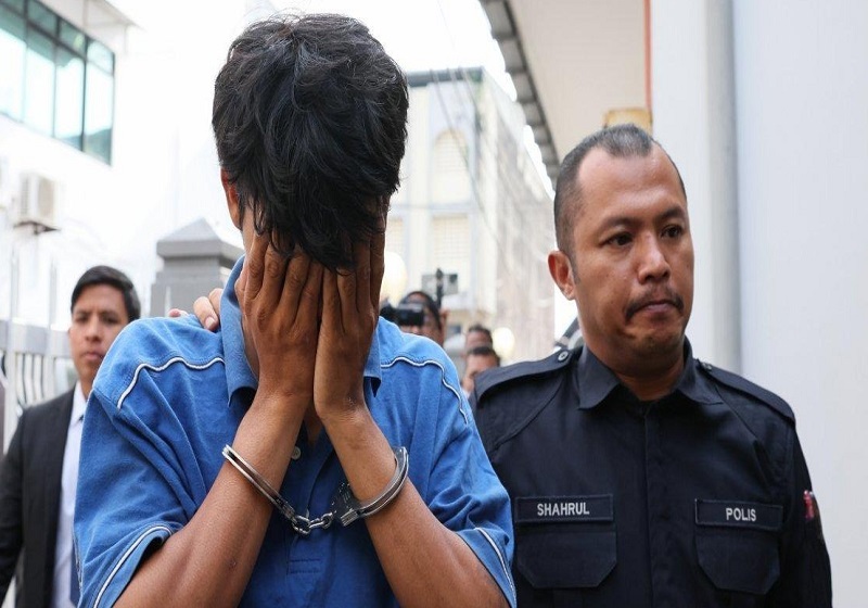 Eksekutif Akaun Didakwa Tunjuk Isyarat Lucah, Halang Polis Pengiring TPM Fadillah