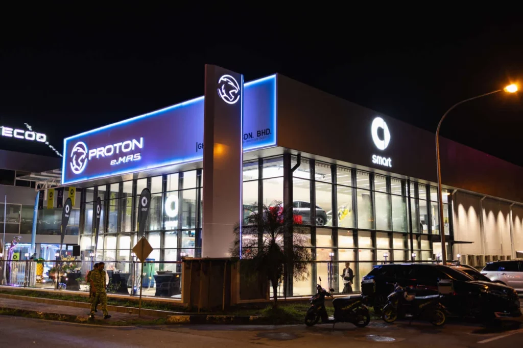 Pusat Jualan Proton e.MAS Ghee Hua Kuching Rasmi Dilancarkan, Sokong Mobiliti Hijau Malaysia