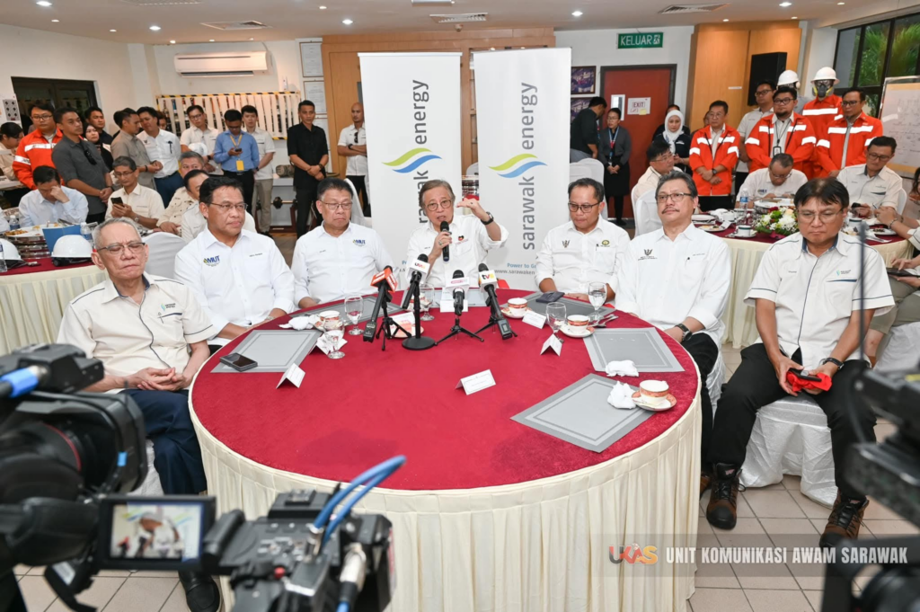 Sarawak Lancarkan Sistem Simpanan Tenaga Bateri Pertama Di Malaysia