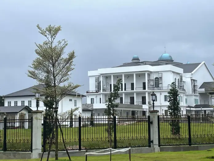 Sarawak Ada 'White House' Sendiri, Ini Sebab Mengapa Bangunan Baru Ini Dibina 