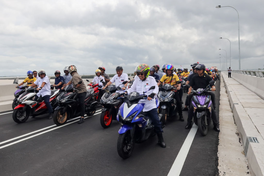 Premier Sarawak Naik Motosikal, Rasmi Pembukaan Jambatan Muara Lassa