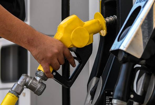 Kerajaan Pertimbang Sistem Dua Harga RON95, MyKad Jadi Mekanisme Subsidi Bersasar
