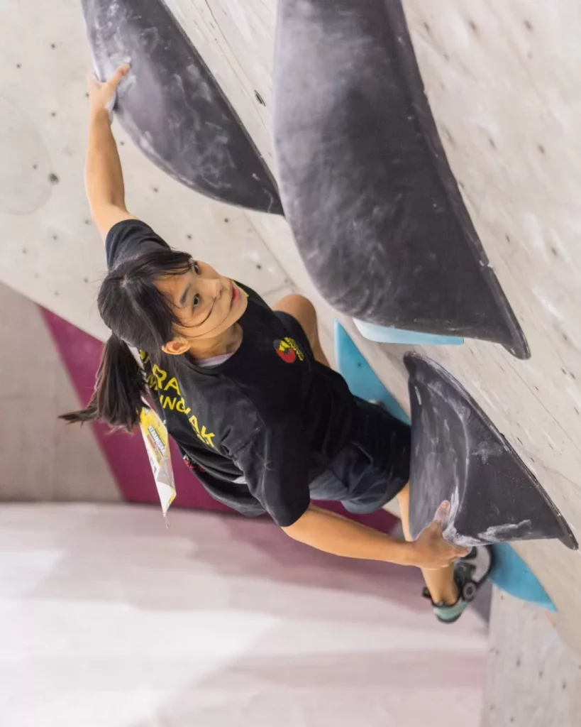 Baru Berusia 15 Tahun, Gadis Sarawak Ini Bakal Wakili Malaysia Ke Kejohanan Dunia Wall Climbing