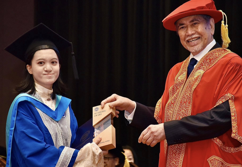 Pelajar Universiti Teknologi Sarawak Ini Raih Tempat Ketiga Dunia Dalam Peperiksaan ACCA