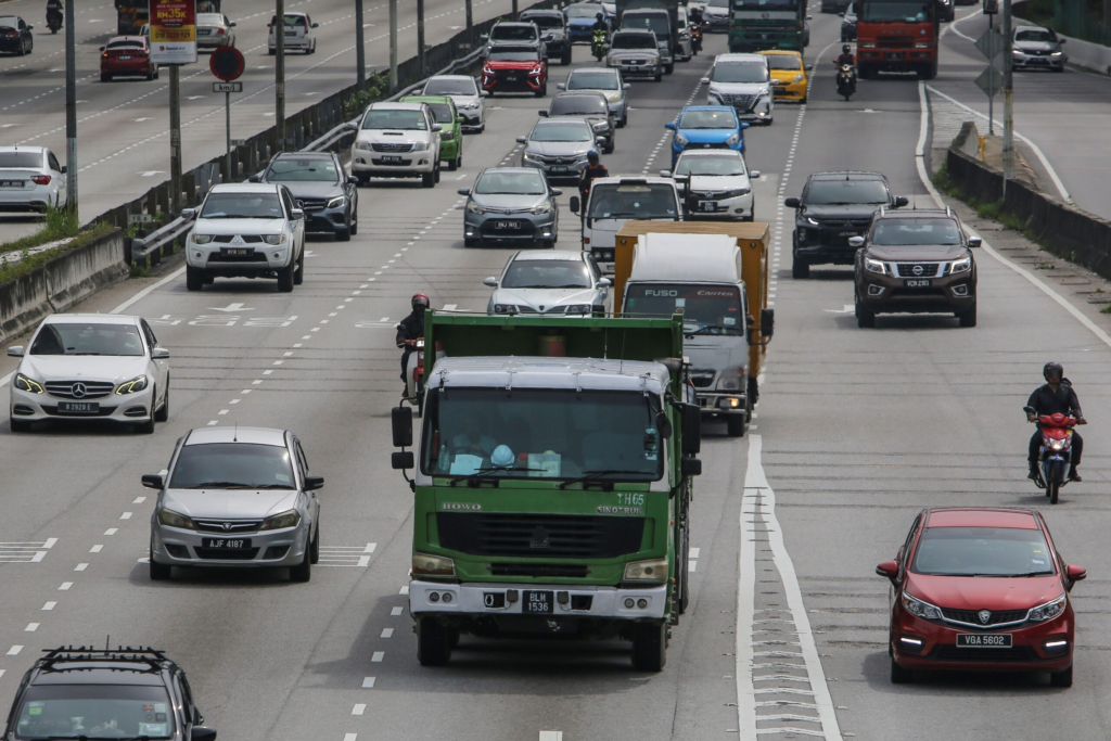 Sarawak Larang Kenderaan Barangan Di Jalan Raya Semasa Aidilfitri 