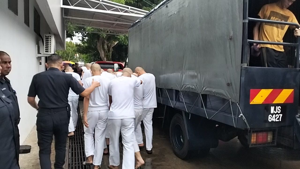 Tertuduh Ketiga Kes Bunuh Pelajar Kolej Vokasional Lahad Datu Nafi Lihat Mangsa Mencuri