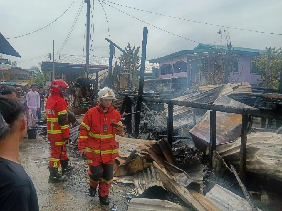 Tragedi Raya Keenam, Sebuah Rumah Musnah Dijilat Api di Kampung Kalok Pusa
