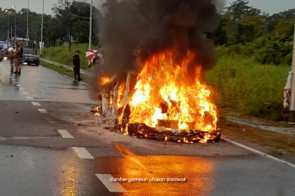 Porsche Mewah Rentung di Kota Samarahan, Tiada Mangsa Dilaporkan