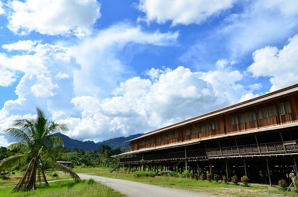 Ini Sebab Kenapa Budaya Rumah Panjang Masih Diteruskan Di Sarawak
