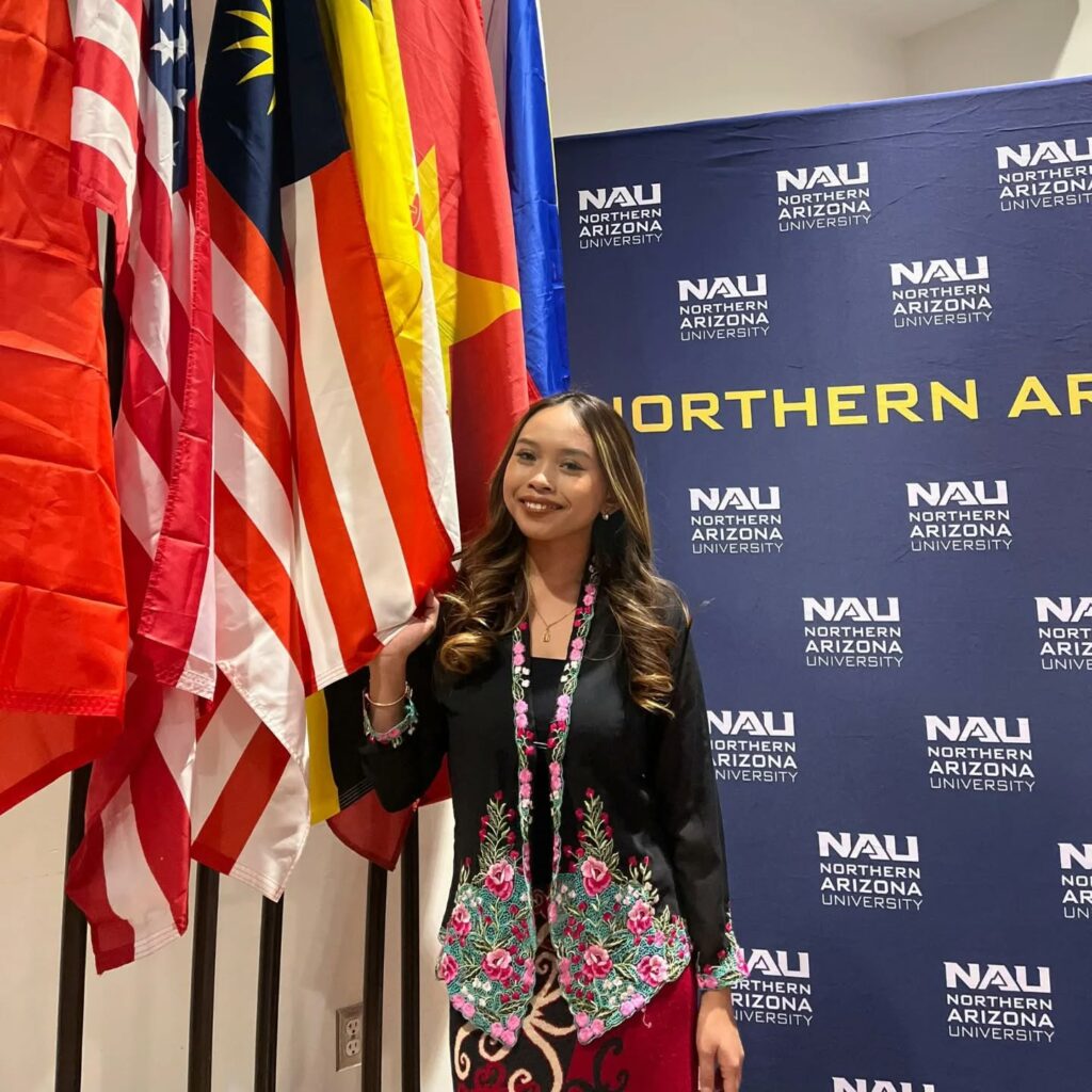 Terbang Jauh Hingga ke AS, Gadis Sarawak Ini Bakal Bentang Projek Komuniti Sarawak di Washington