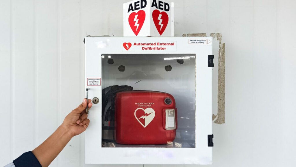 Keberanian Seorang Gadis Buat CPR Selamatkan Nyawa Individu Rebah Di Airport Kuching