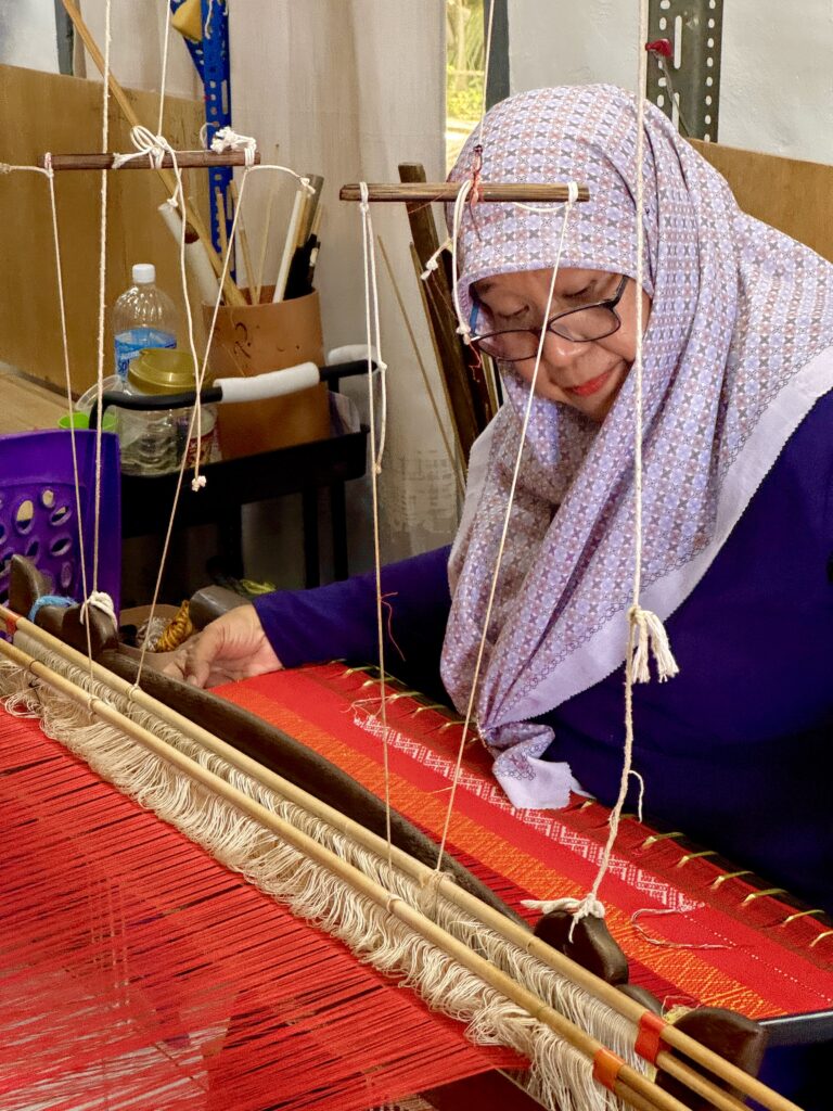 5 Aktiviti Menarik Di Lawas Sarawak Yang Anda Mesti Masukkan Dalam 'Checklist' 