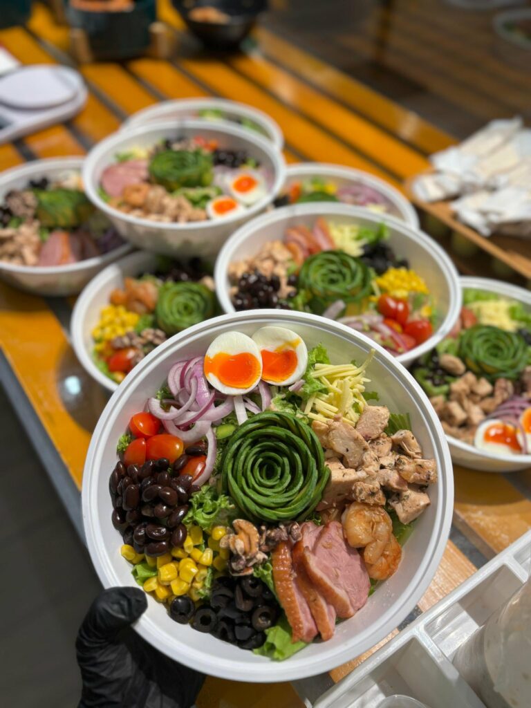 Bagaimana Restoran Ini Tawar Makanan Sihat di Sarawak Sampai Jadi 'Favourite' Hingga Ke Brunei