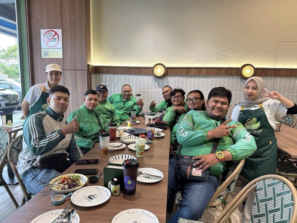 Bagaimana Restoran Ini Tawar Makanan Sihat di Sarawak Sampai Jadi 'Favourite' Hingga Ke Brunei