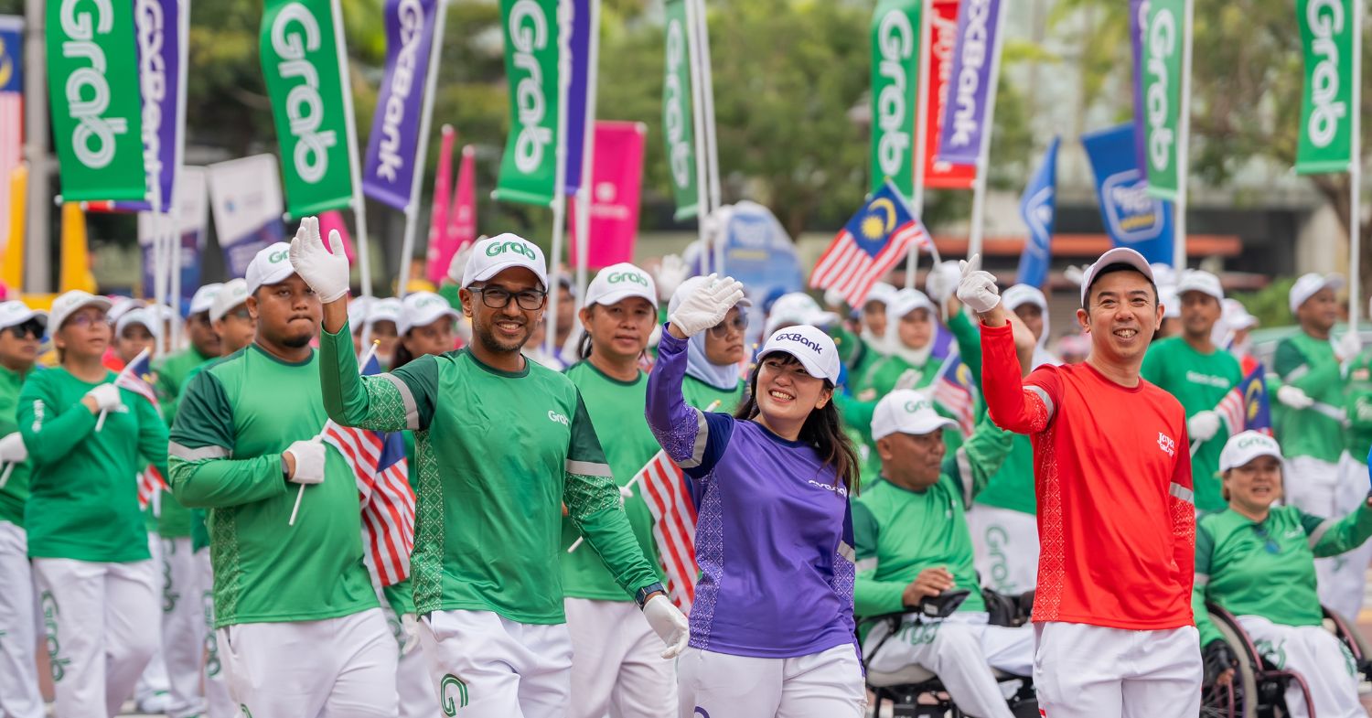 #GrabBersamaMalaysia: Pekerja Gig Bersama Grab Berarak Meraikan Hari Merdeka di Seluruh Malaysia