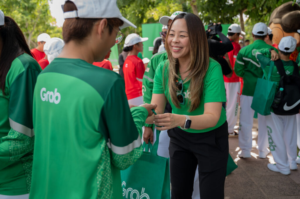 #GrabBersamaMalaysia: Pekerja Gig Bersama Grab Berarak Meraikan Hari Merdeka di Seluruh Malaysia
