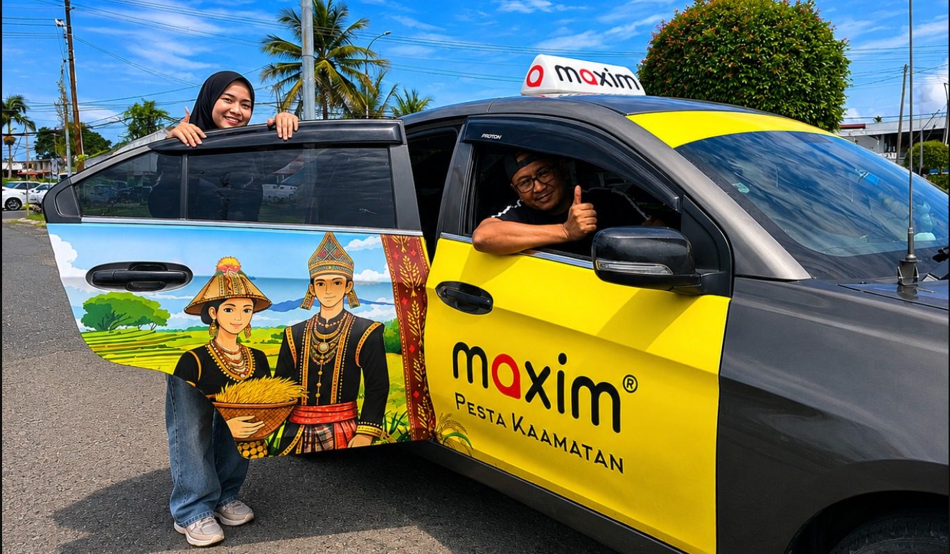 Maxim Raikan Gawai dan Kaamatan Melalui Kanvas Bergerak Artis Tempatan